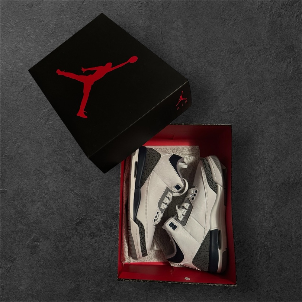 Air Jordan 3 Retro “Midnight Navy” (GS) – Brand New